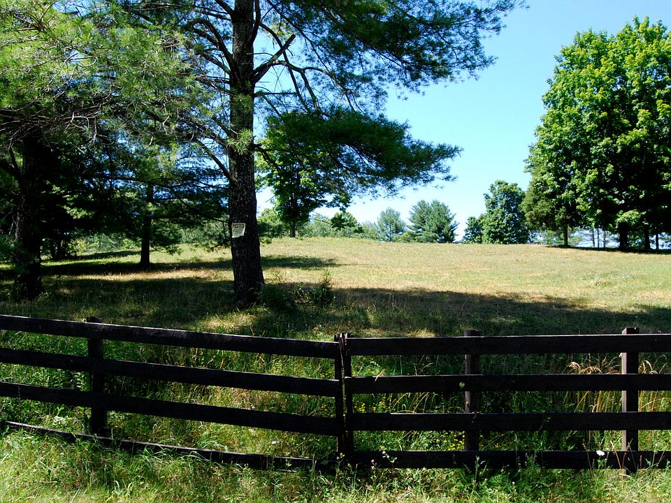 2nd image of E Hemlock Ave
