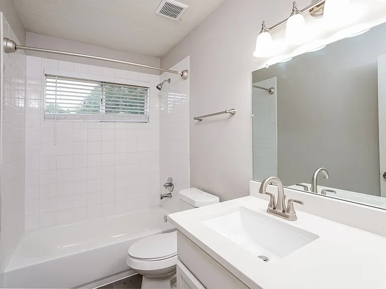 5200 Rockwood Dr — Photo 14