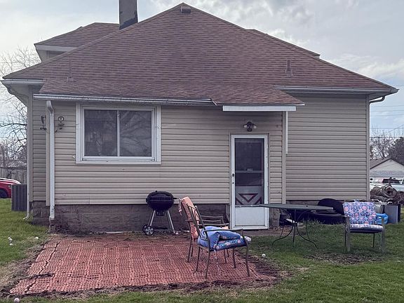 5th image of 1324 N Waugh St