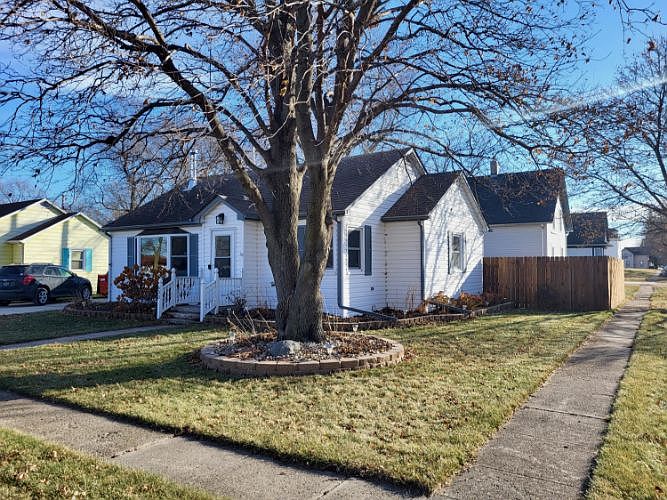 2nd image of 633 Brinton Ave