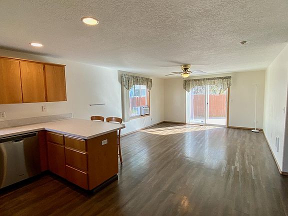 4th image of 13709 NE 32nd Cir