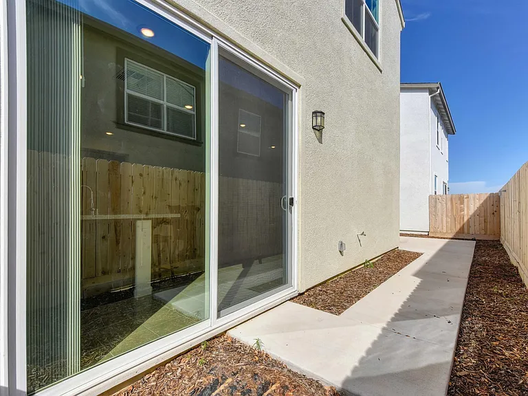 3304 Sunny Gate Ln — Photo 17