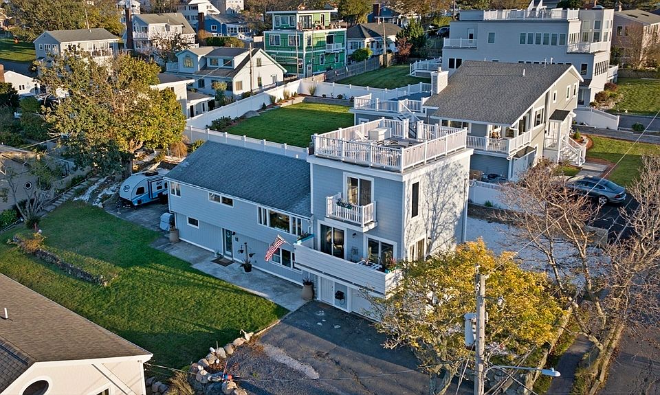 1st image of 4 Linda Ln