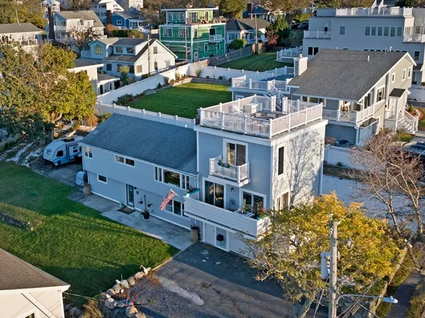 4 Linda Ln, Nahant, MA 01908