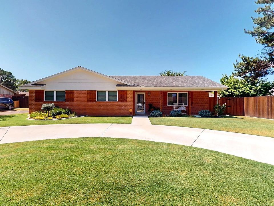 1st image of 1911 Broadmoor Dr
