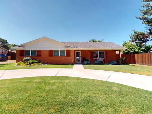 1911 Broadmoor Dr, Woodward, OK 73801