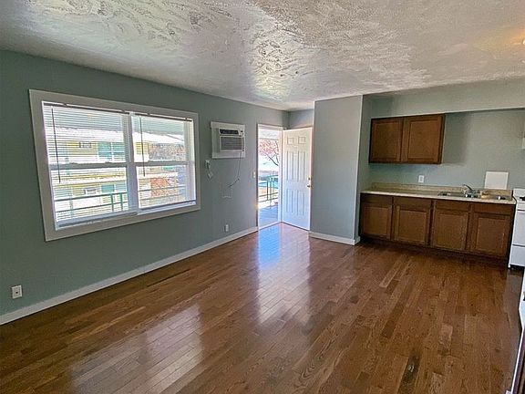 4th image of 4822-4826 Sahler St #48269