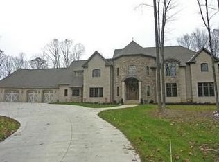 233 Highland Mist Cir, Hinckley, OH 44233