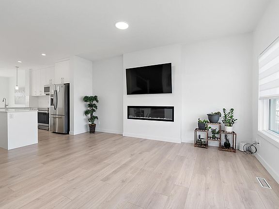 5th image of 2644 192nd St NW