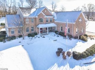 2 High Ridge Ln, Augusta, NJ 07822