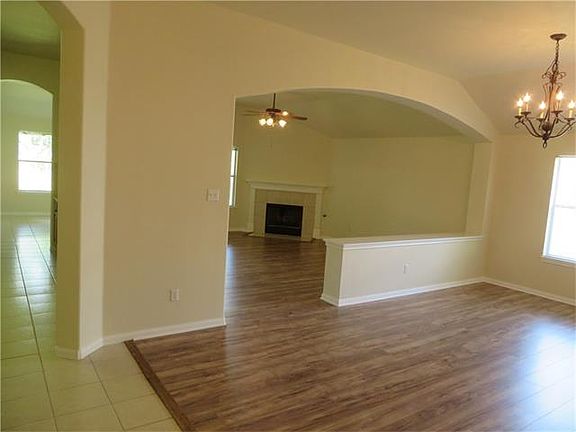 3rd image of 1113 Calistoga Dr