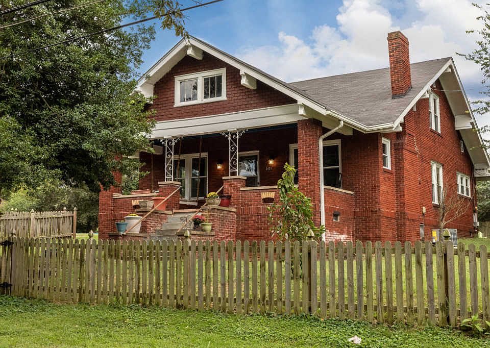 1st image of 2428 Underwood Pl