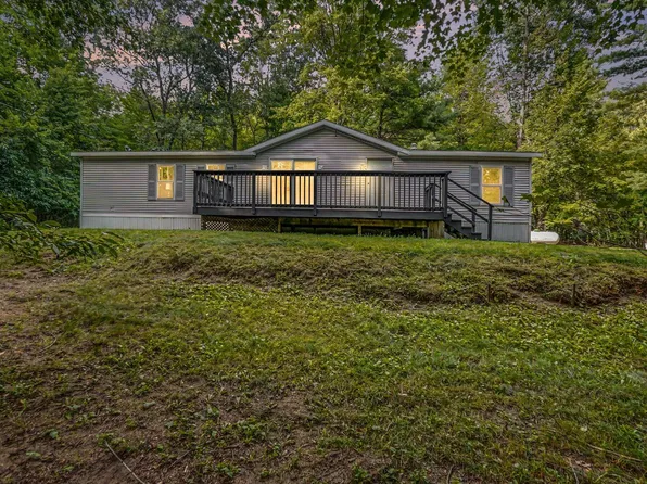 8253 E 62nd St, Newaygo, MI 49337