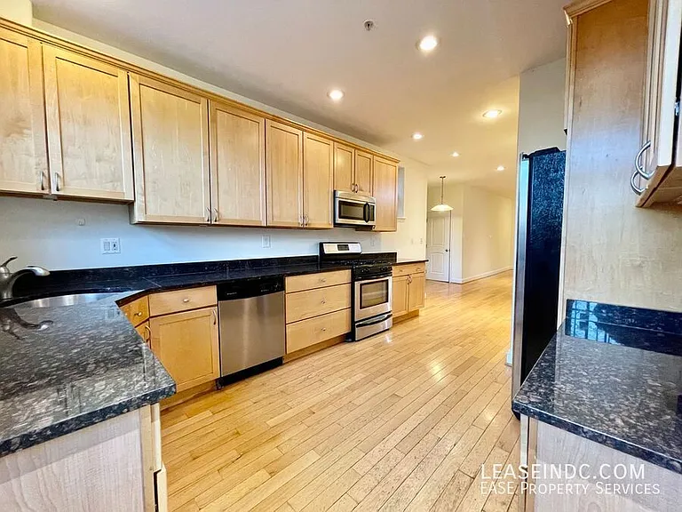 68 V St NW #1 — Photo 12