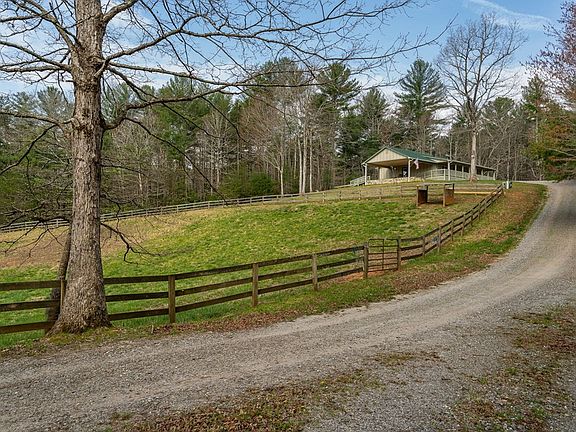 2nd image of 1132 Hells Hollow Road