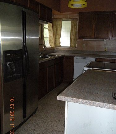 2nd image of 611 E Normandy Blvd