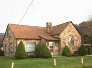112 Peck St, Pembroke, VA 24136