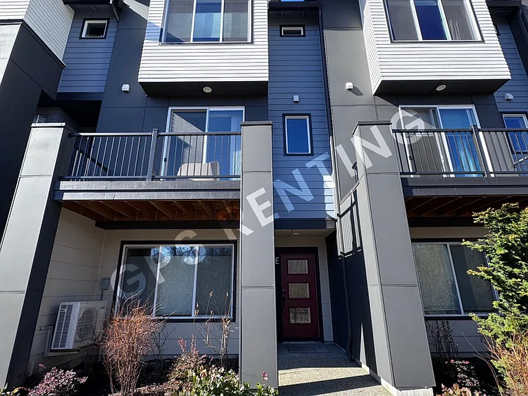 23803 7th Ave SE #E — Photo 1