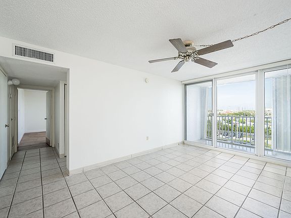 4th image of 3312 Northside Dr APT 506