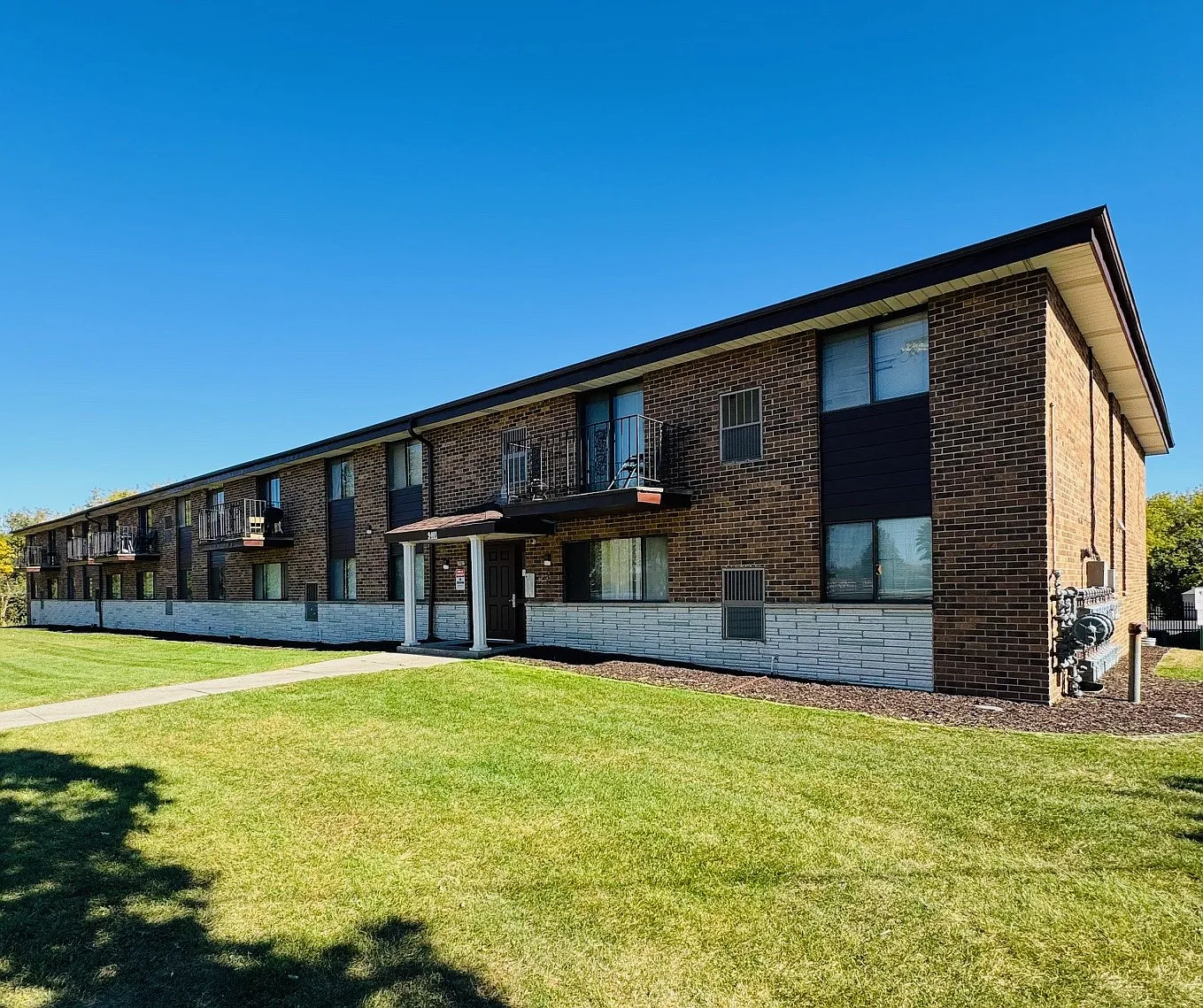 9401 W. Calumet Road — Photo 2