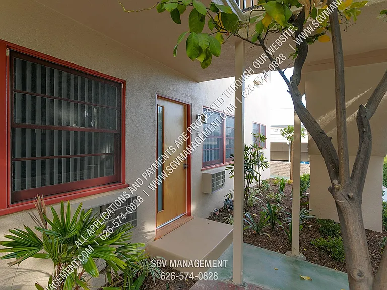 496 S Euclid Ave — Photo 4