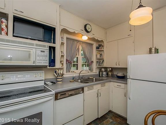 4th image of 804 N B St