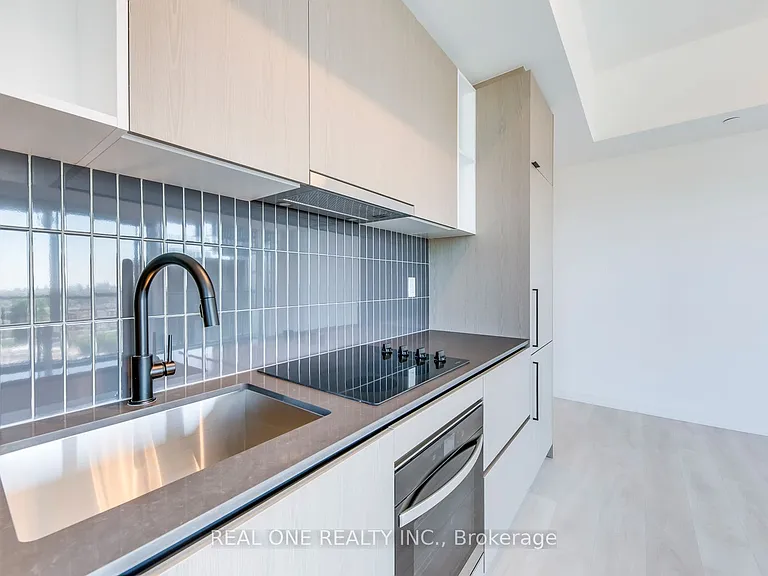 1285 Dupont St #603 — Photo 12