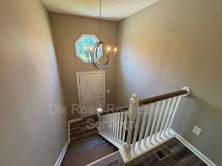 1024 Golfview Dr — Photo 5