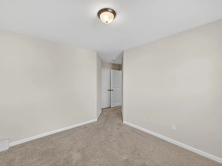 255 Mansell — Photo 31