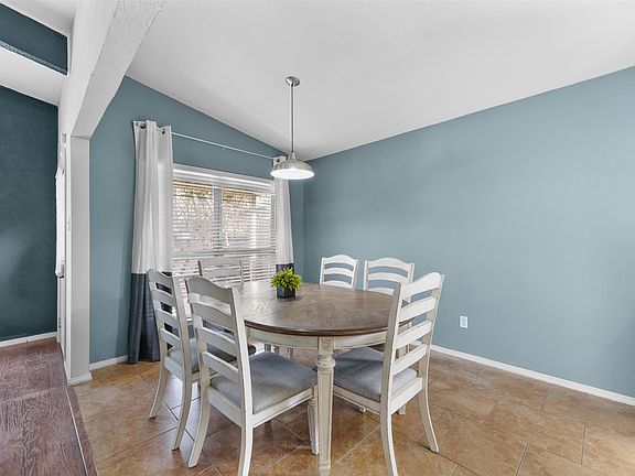 4th image of 2127 Holt Rd