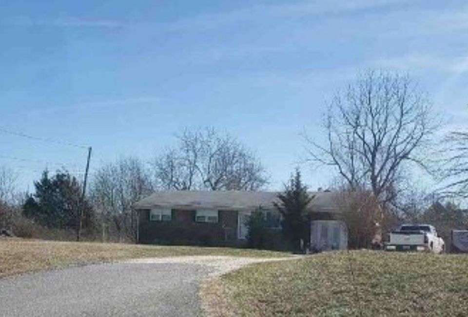 626 Church St, Appomattox, VA 24522 Zillow