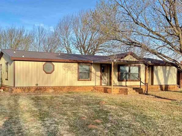 501 N Cedar St, Seiling, OK 73663