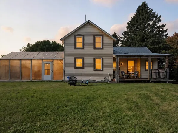 W2809 Jay ROAD, Belgium, WI 53004