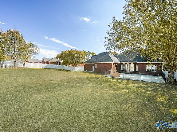 5th image of 117 Thomas Woods Ct