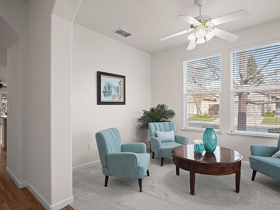 5th image of 460 Pelican Bay Cir
