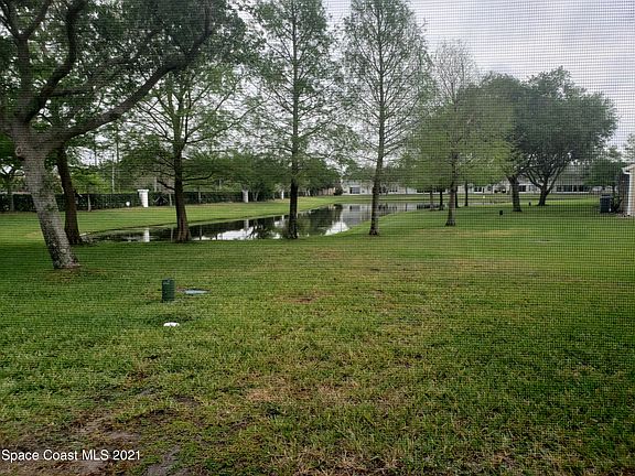 3rd image of 1418 Hampton Park Ln