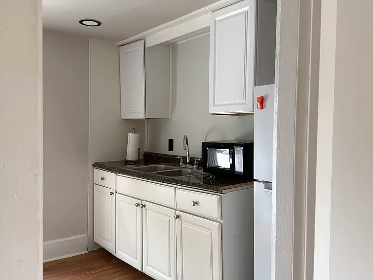 255 N 13th St #2 — Photo 10
