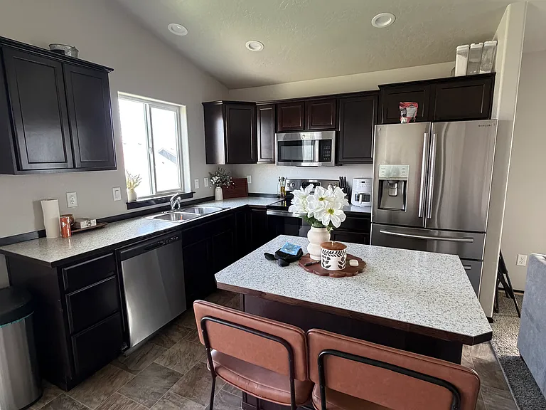 349 Cartwright Ave — Photo 2