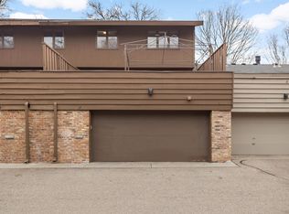 37 Walden St, Burnsville, MN 55337