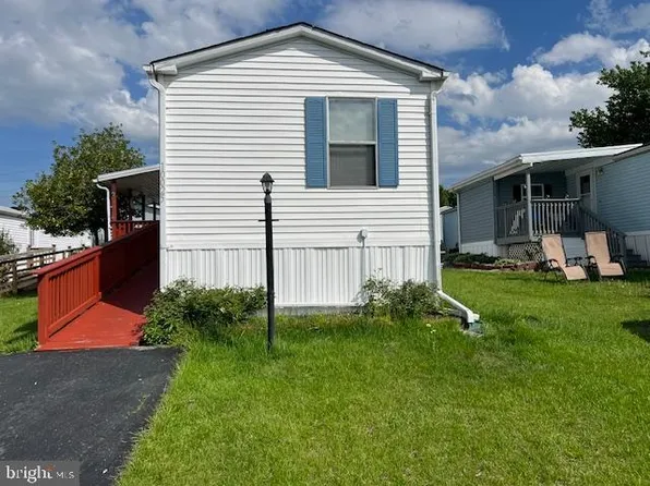 10025 Crane Ln, Middle River, MD 21220