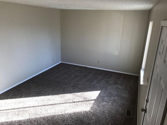 4th image of 2128 Hughey Dr