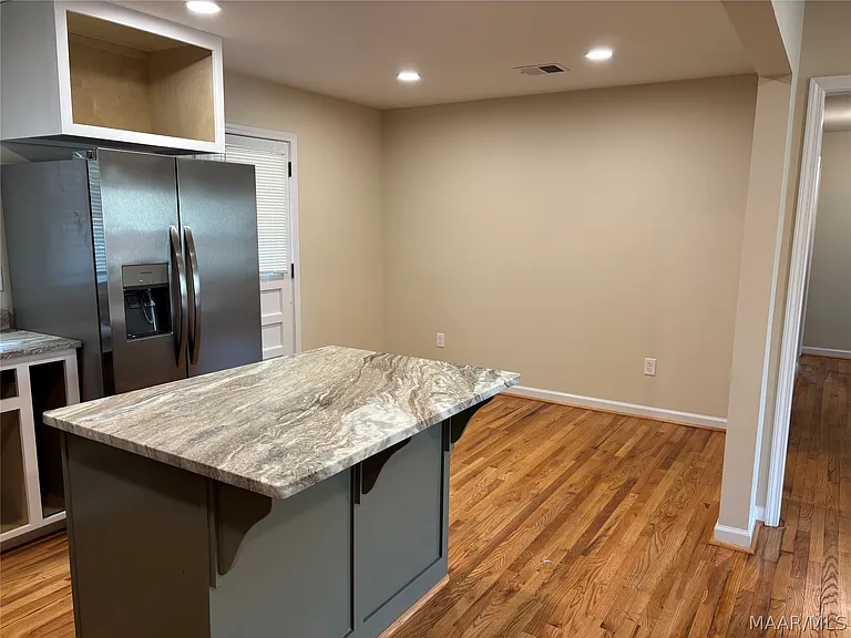 924 Peachtree St — Photo 4