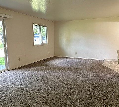 3rd image of 4313 Wisconsin St #4