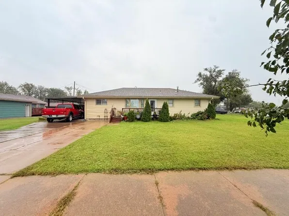 2143 Quincy St, Salina, KS 67401