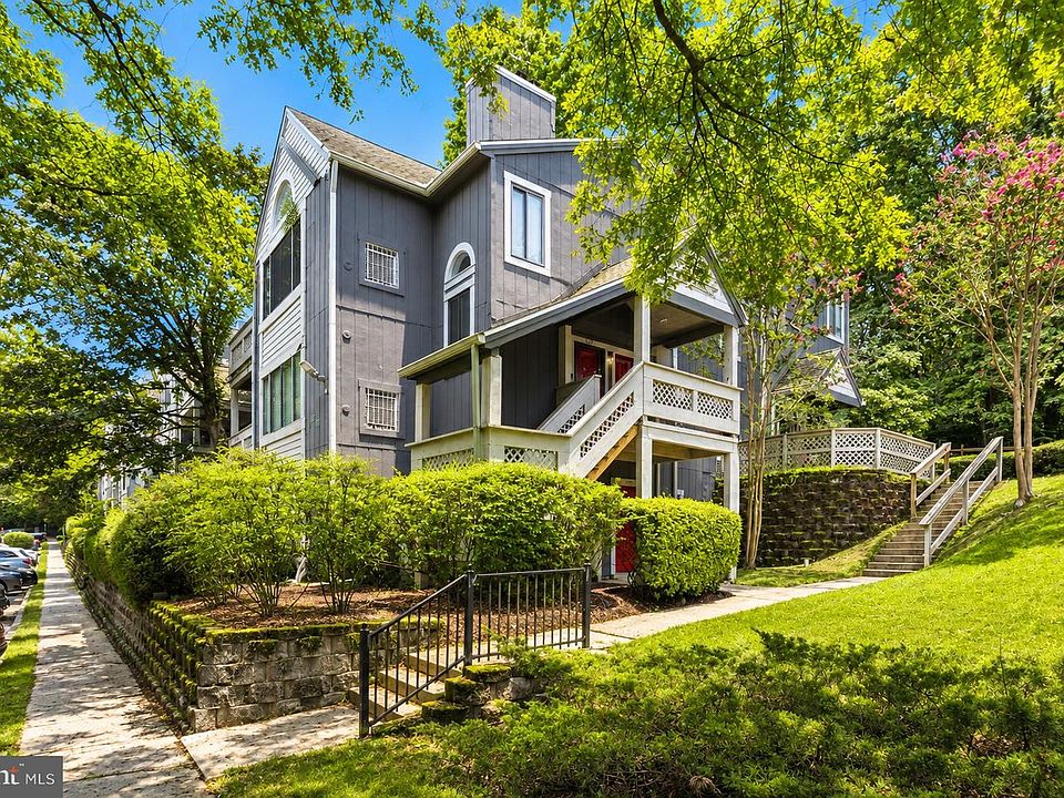 1st image of 936 Windbrooke Dr