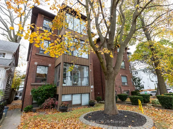 38 Leuty Ave #1A, Toronto, ON M4E 2R3