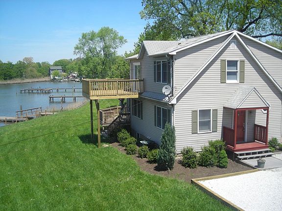 4 Bedroom home with second floor deck