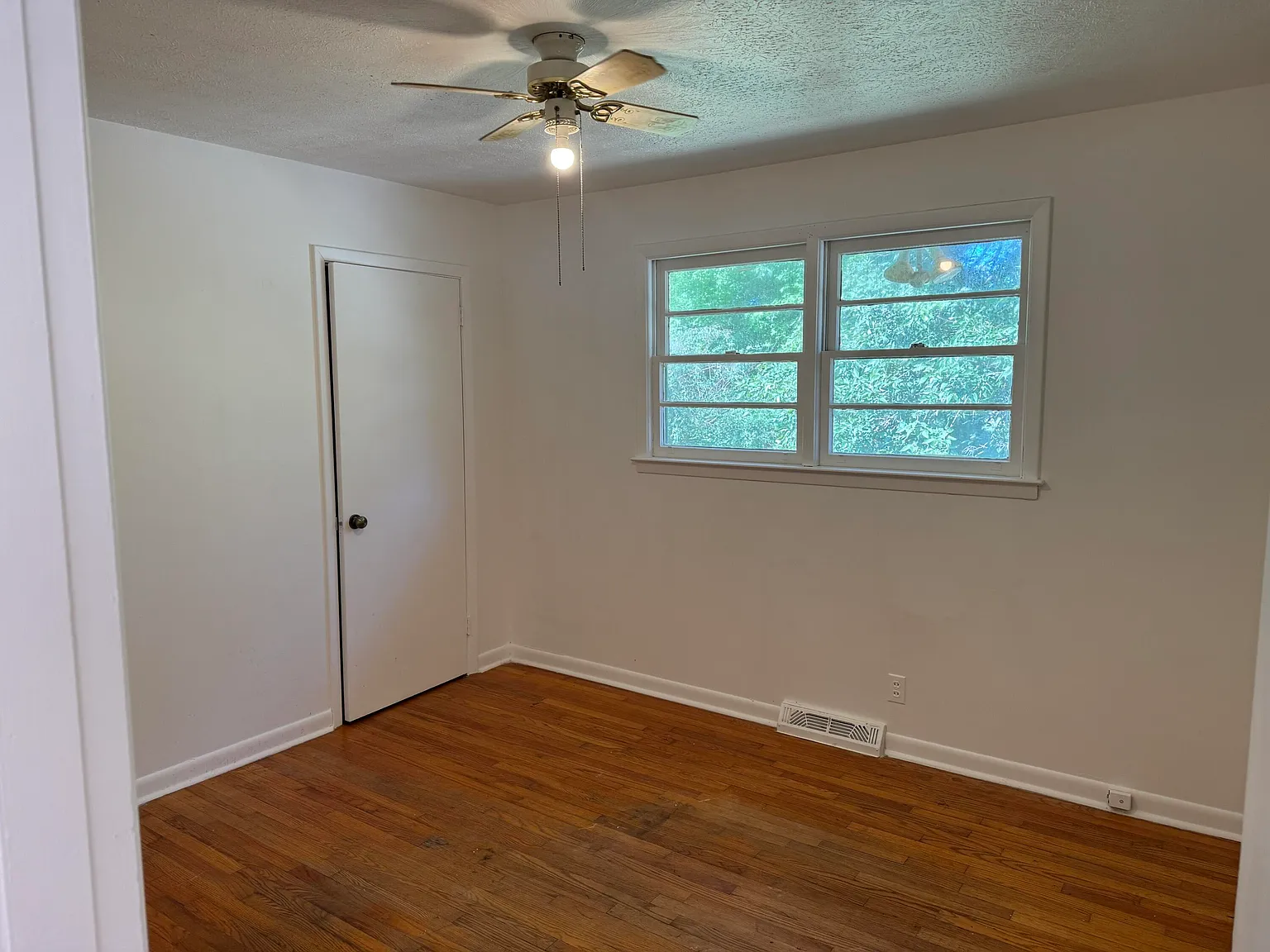 3 bed, 2.0 bath, 1144 sqft, $1,263 — Photo 4
