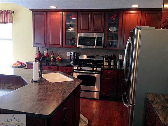 3rd image of 638 E Puffin Pl
