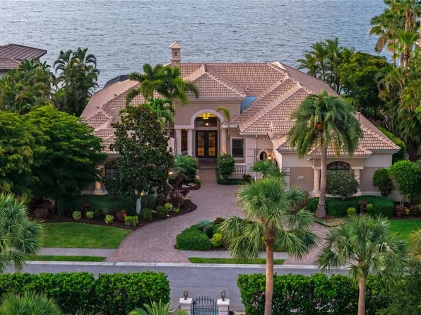 3803 Hawk Island Dr, Bradenton, FL 34208